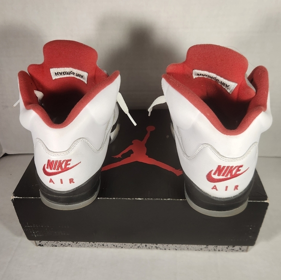 Boy"s Jordan 5 Retro (gs) Sneakers - Picture 4 of 7